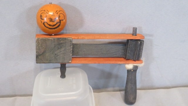 Vintage wood Halloween noisemaker w/2-faced Jack-o-Lantern (1 of 6)