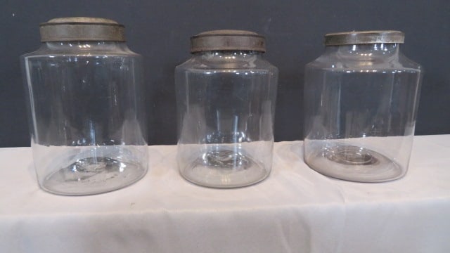 3 hand-blown storage jars with tin lids (1 of 5)
