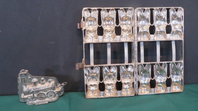 2 chocolate molds (1 of 6)