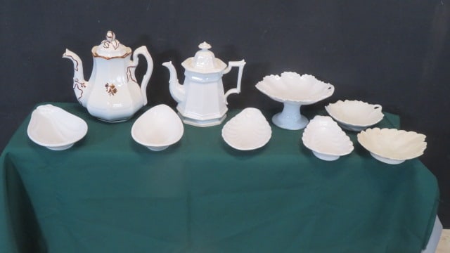 8 pcs of white ironstone and 1 tealeaf ironstone coffeepot (1 of 3)
