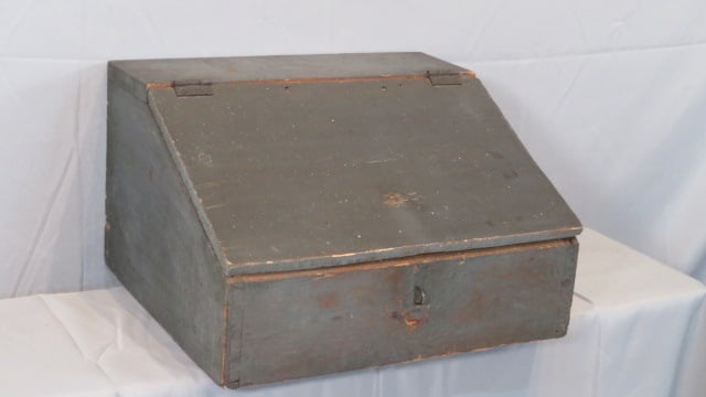 Early 19th century pine dovetailed slant lid counter desk (1 of 9)