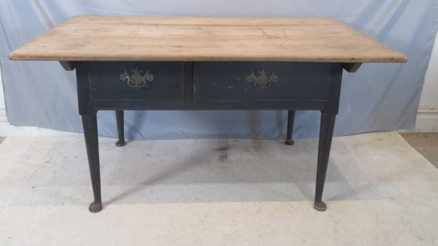 18th century PA Queen Anne walnut farm table w/2 dovetailed drawers (1 of 6)