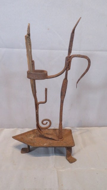 18th century hand-wrought iron splint holder lighting device (1 of 5)