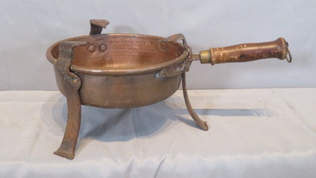 Copper and iron fireplace skillet with wood handle (1 of 6)
