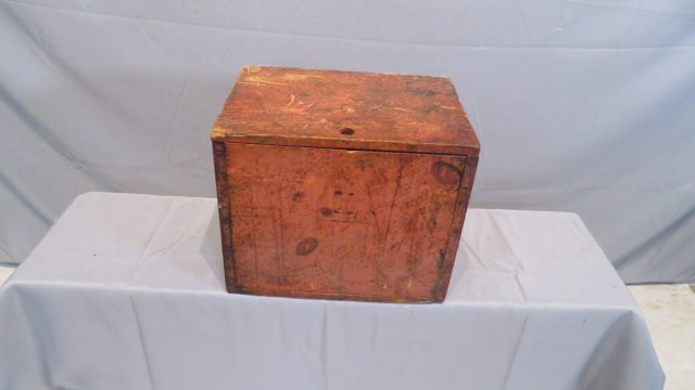 Painted wood milk box with lid: Painted old red pine milk box with lid and handles, 11 1/2"t. x 14" x 10 3/4"