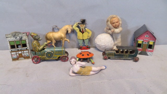 9 metal toys and holiday items (1 of 10)