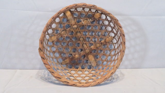Cheese basket with wood reinforced bottom (1 of 5)