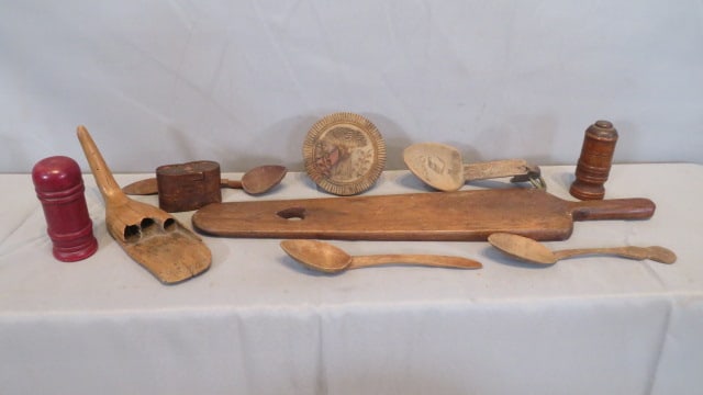 Group of misc. woodenwares (1 of 6)