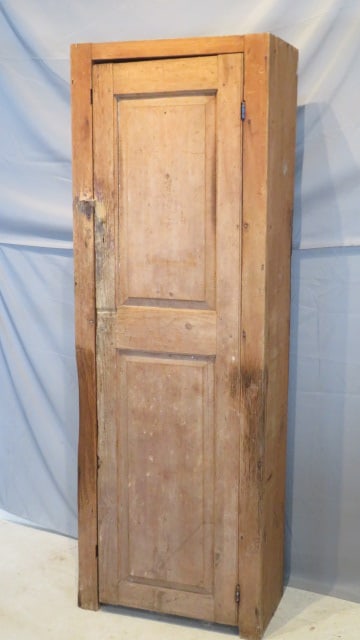 Early 19th century New England pine chimney cupboard (1 of 12)