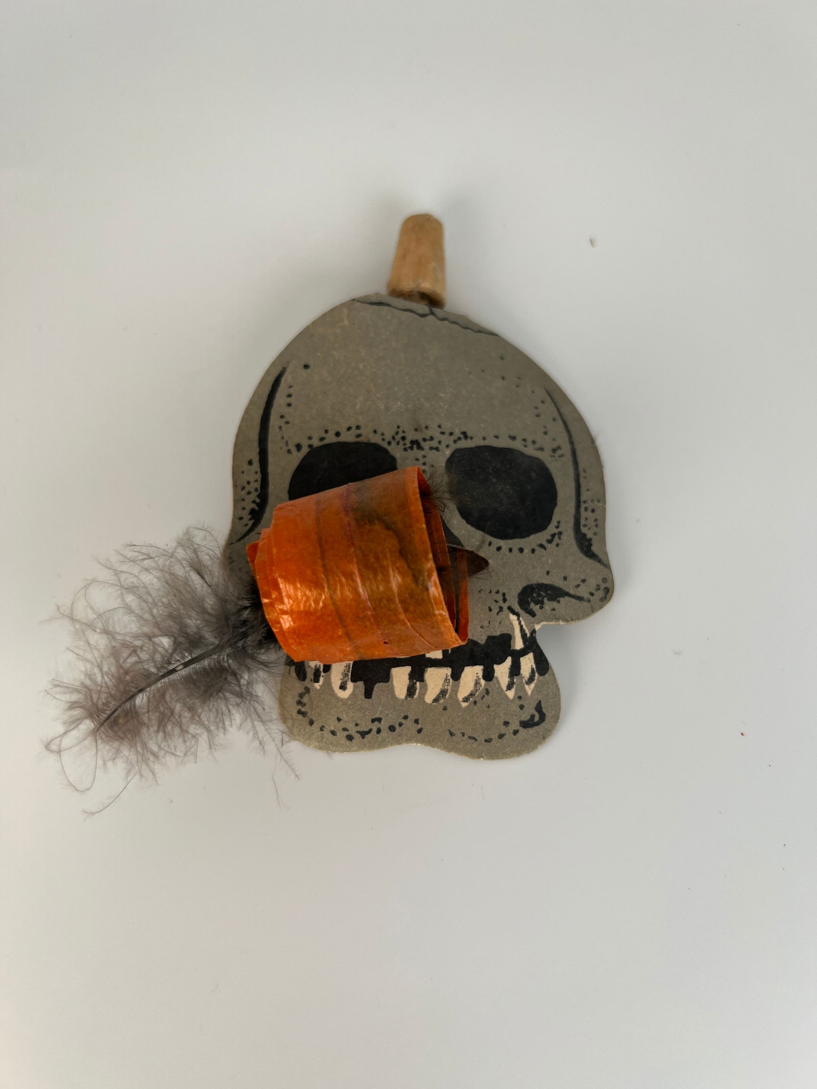 Halloween Noise Maker Skull Form (1 of 5)