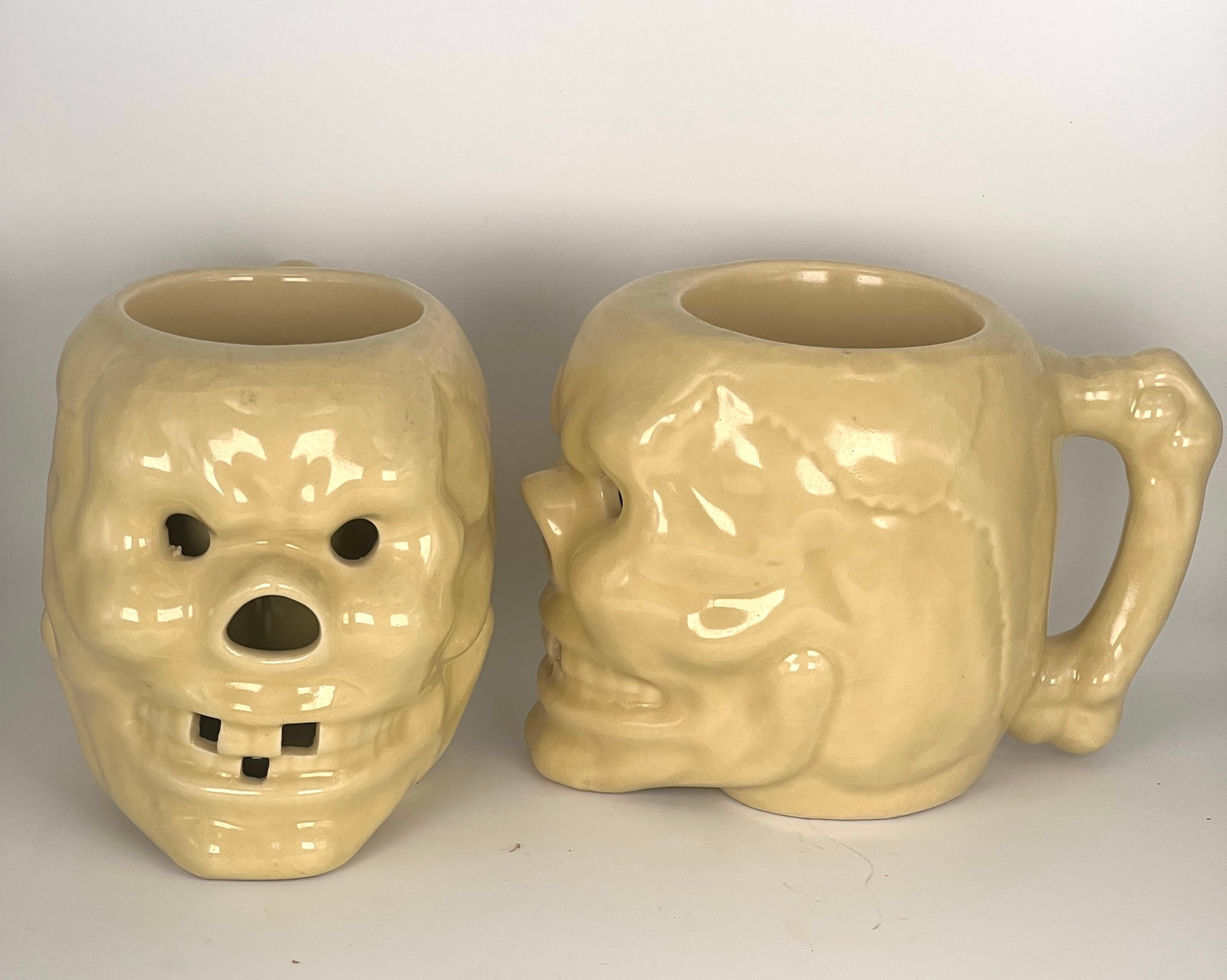 Two Skull Mugs (1 of 6)