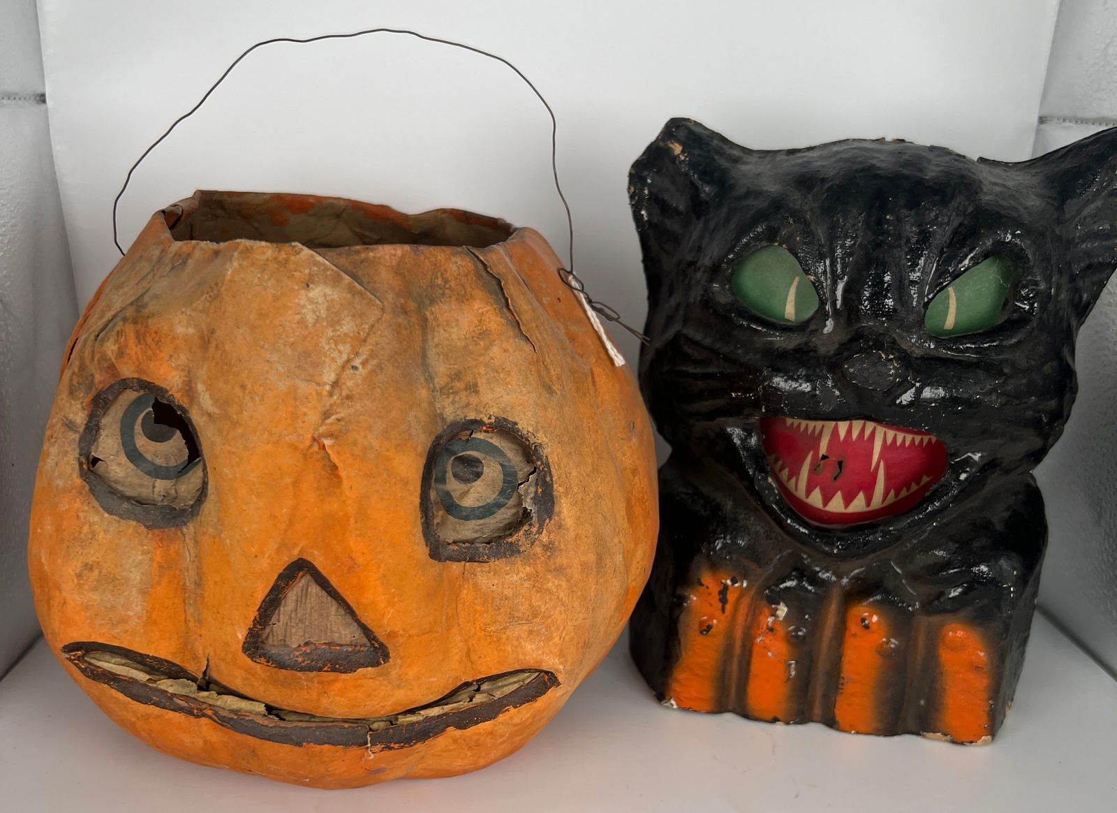 Jack O'Lantern  & Paper Mache Cat on Fence (1 of 12)