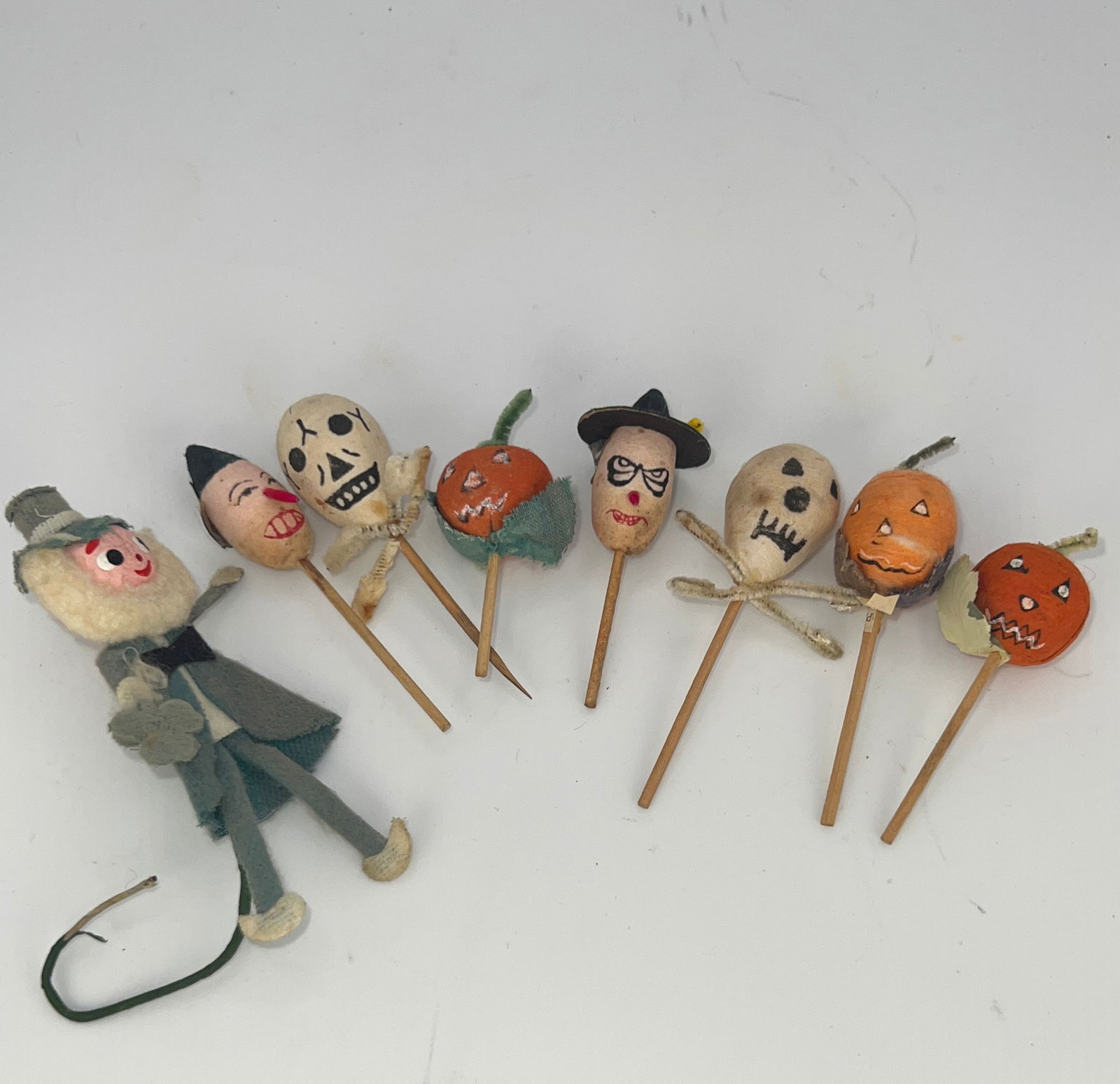 Spun Cotton Halloween Head Cupcake Sticks (1 of 8)