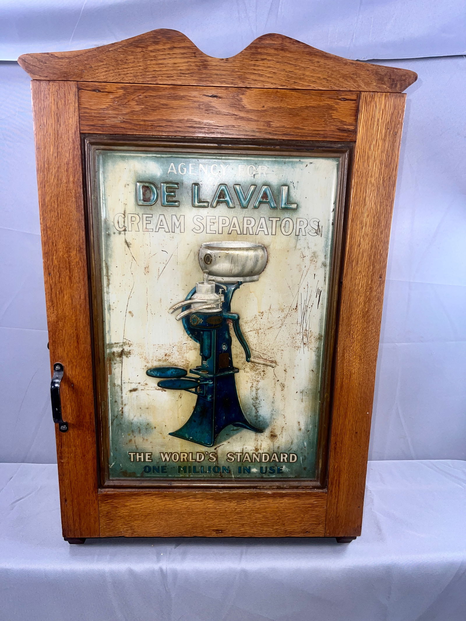 De Laval Advertising Cabinet (1 of 14)