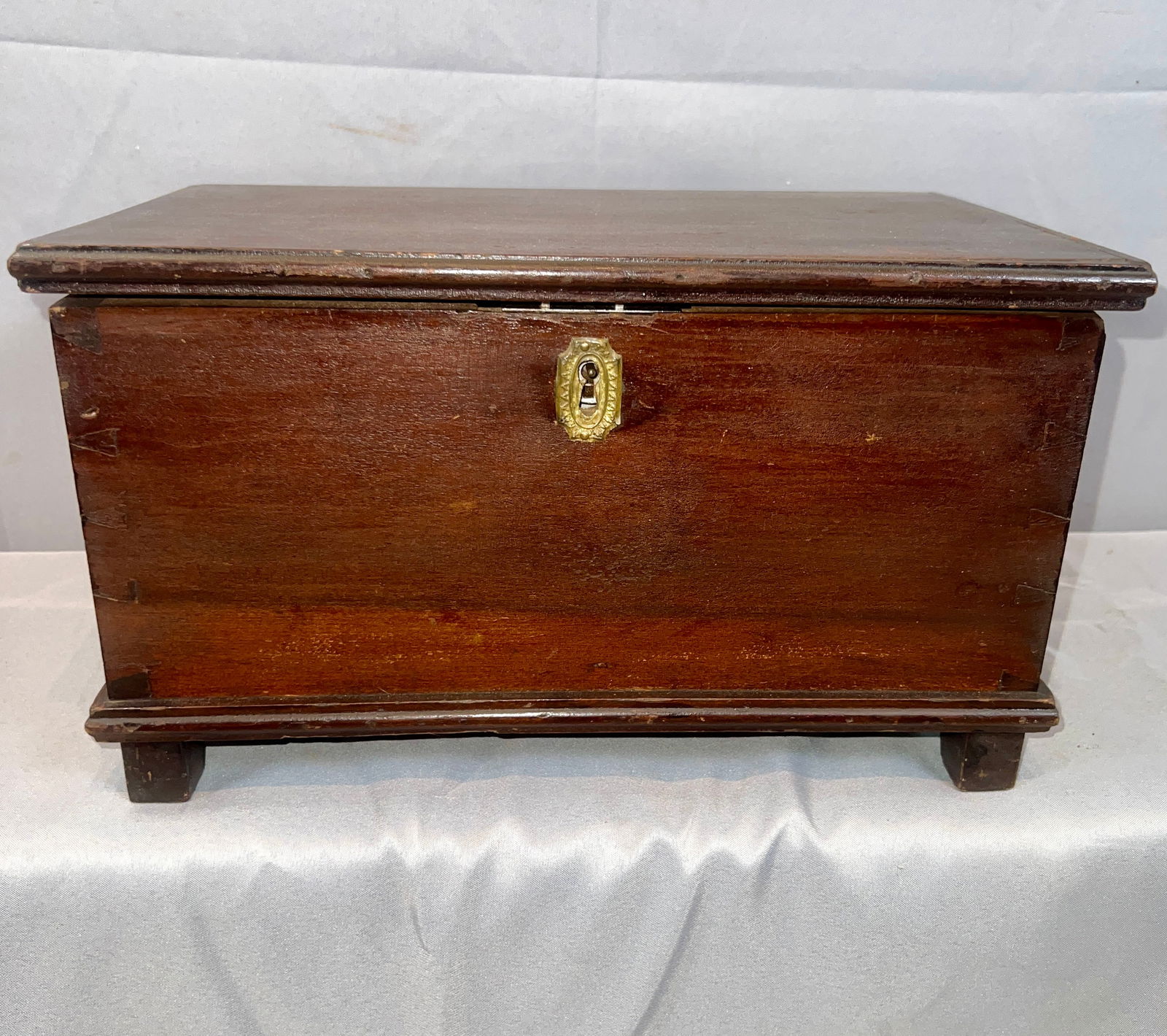 Dovetailed Miniature Blanket Box On Foot (1 of 6)