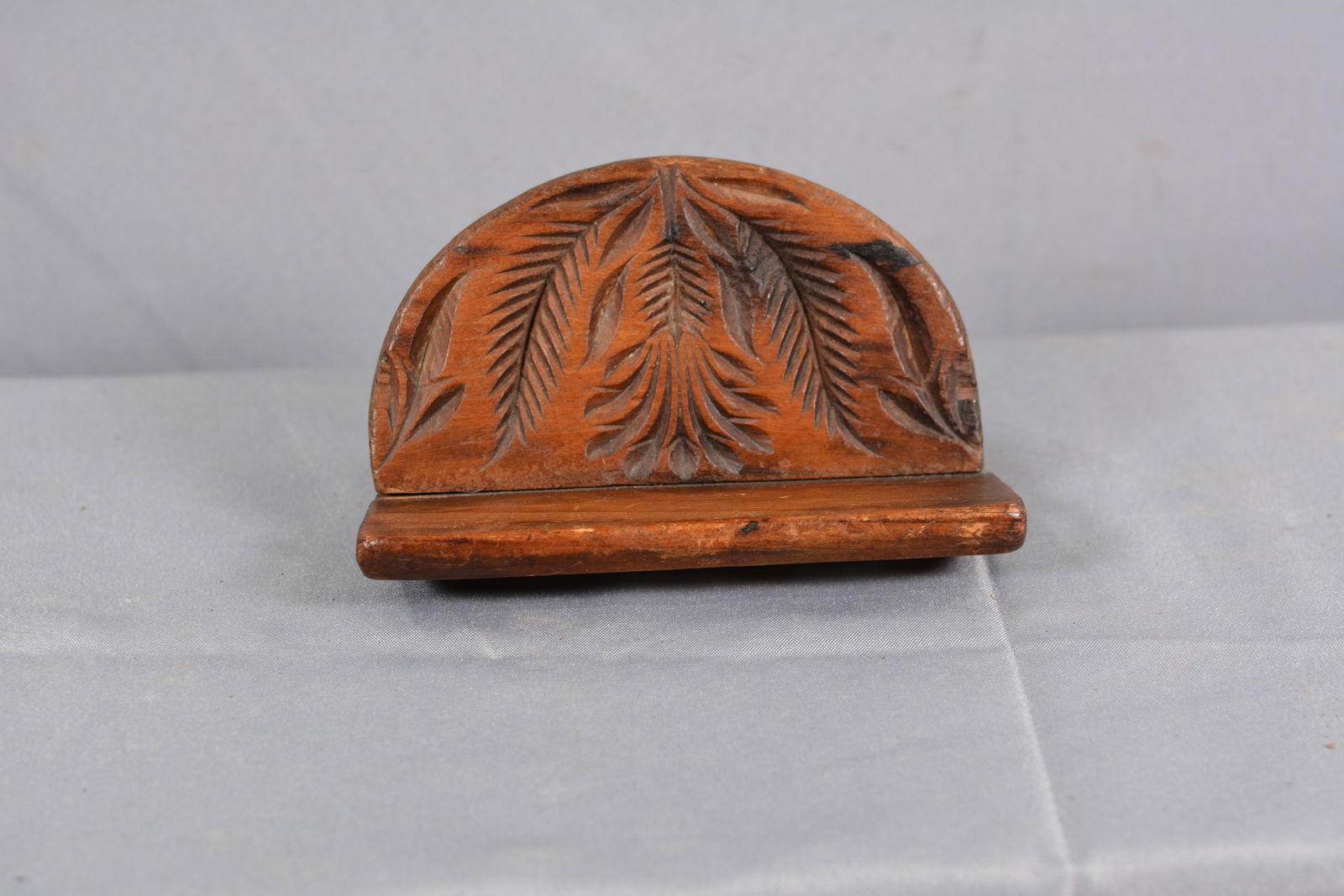 Half Round Butter Print w/ Pineapple (1 of 6)