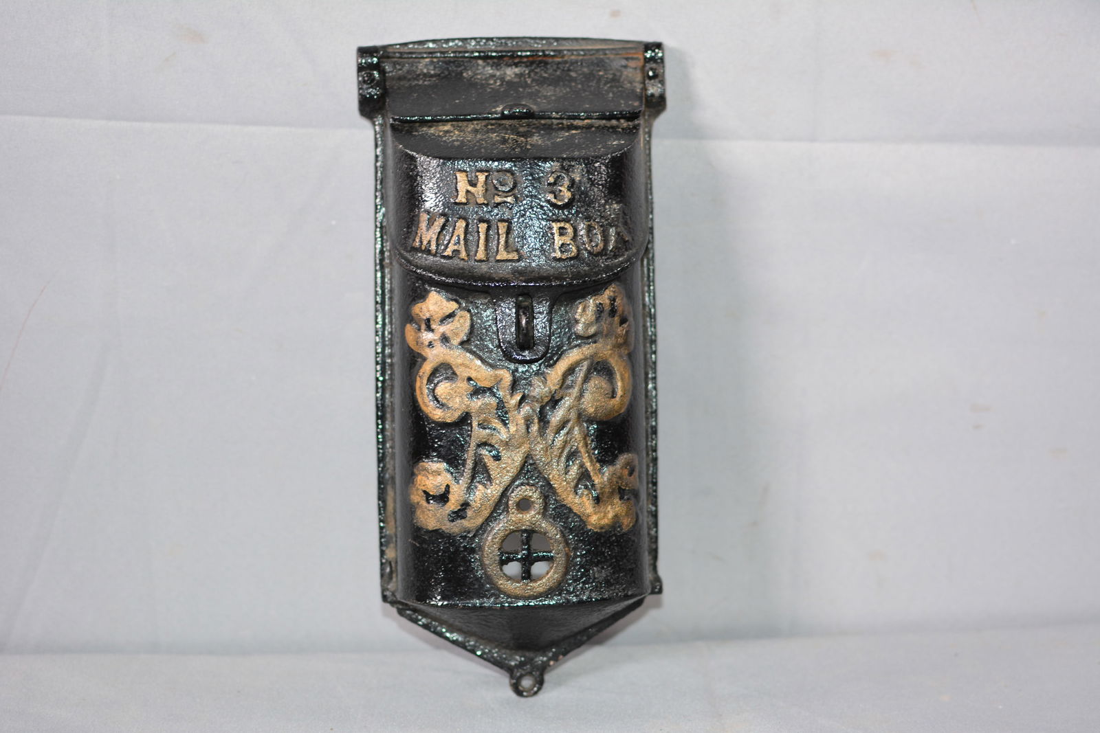 Cast Iron No 3 Mailbox (1 of 4)