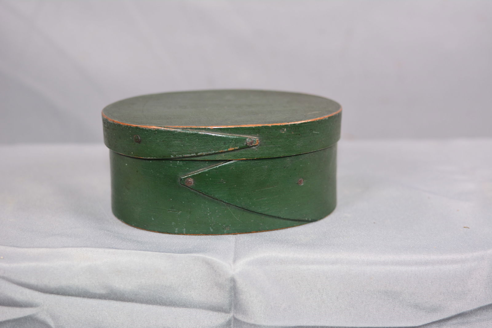 Oval Harvard Lap Pantry Box in Old Green Paint (1 of 4)