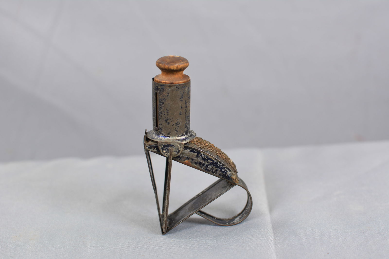 Swing Type Nutmeg Grinder Tin & Wood (1 of 4)