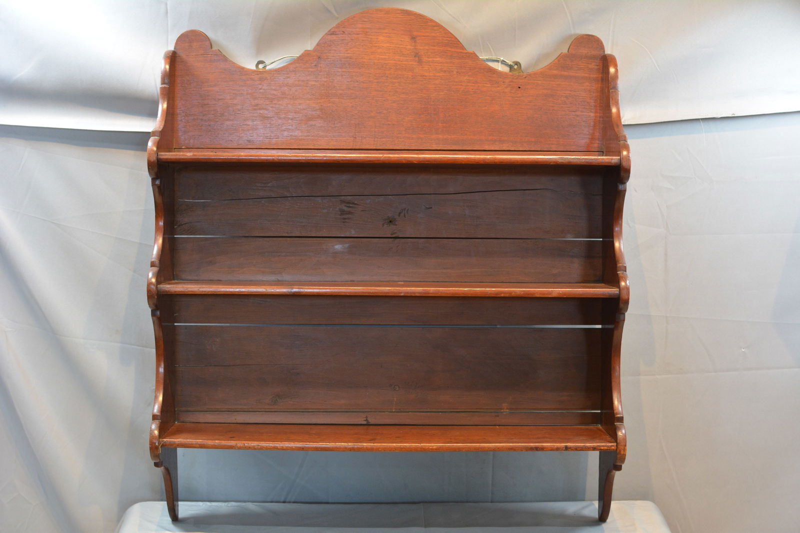 Early set of shelves w/ Scalloped sides (1 of 5)