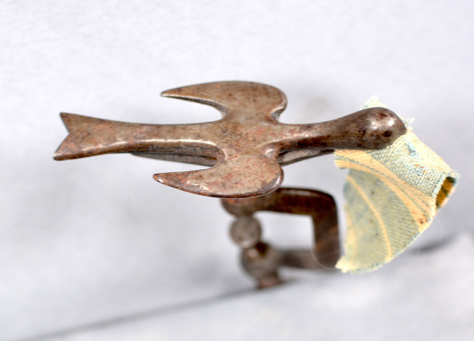 Early Cast Iron Sewing Bird (1 of 3)