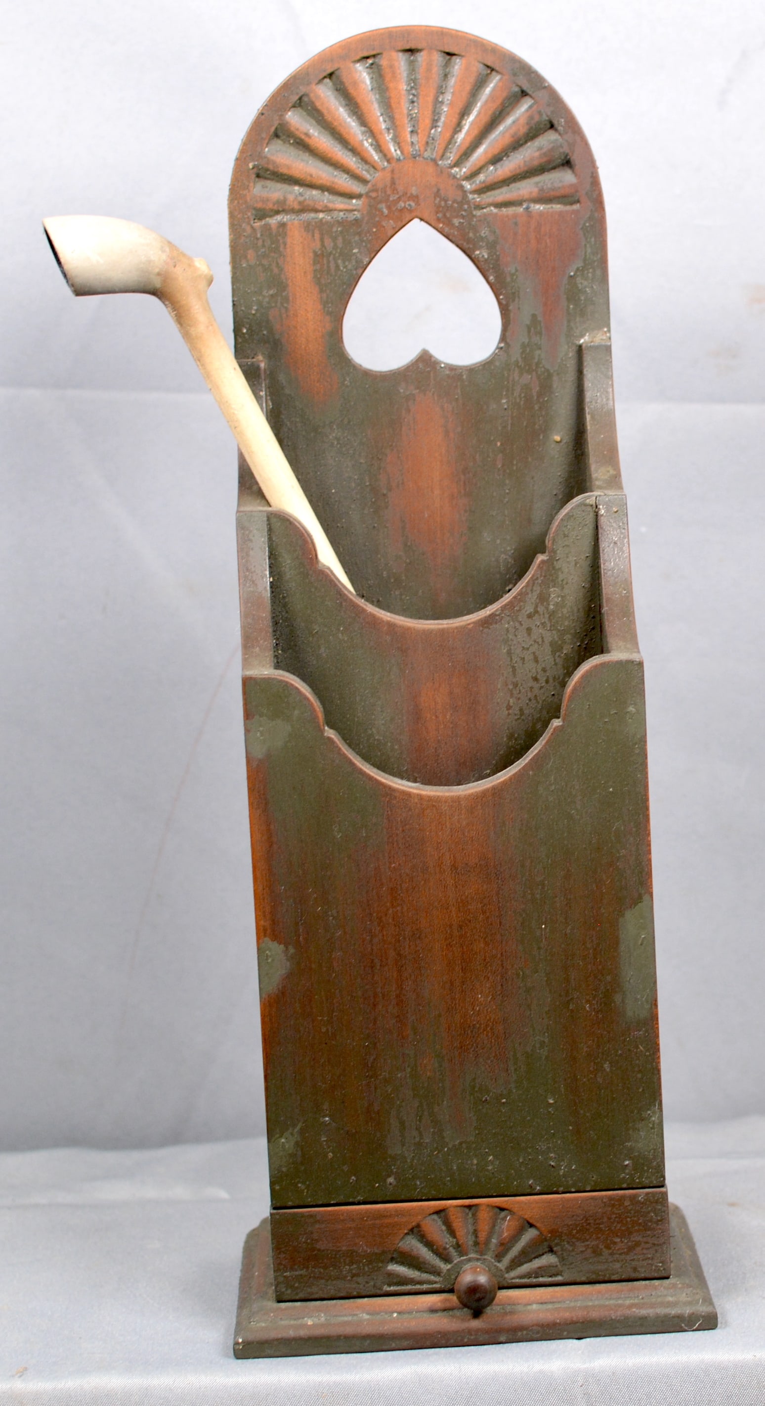 Hanging Pipe Box & Clay Pipe (1 of 4)