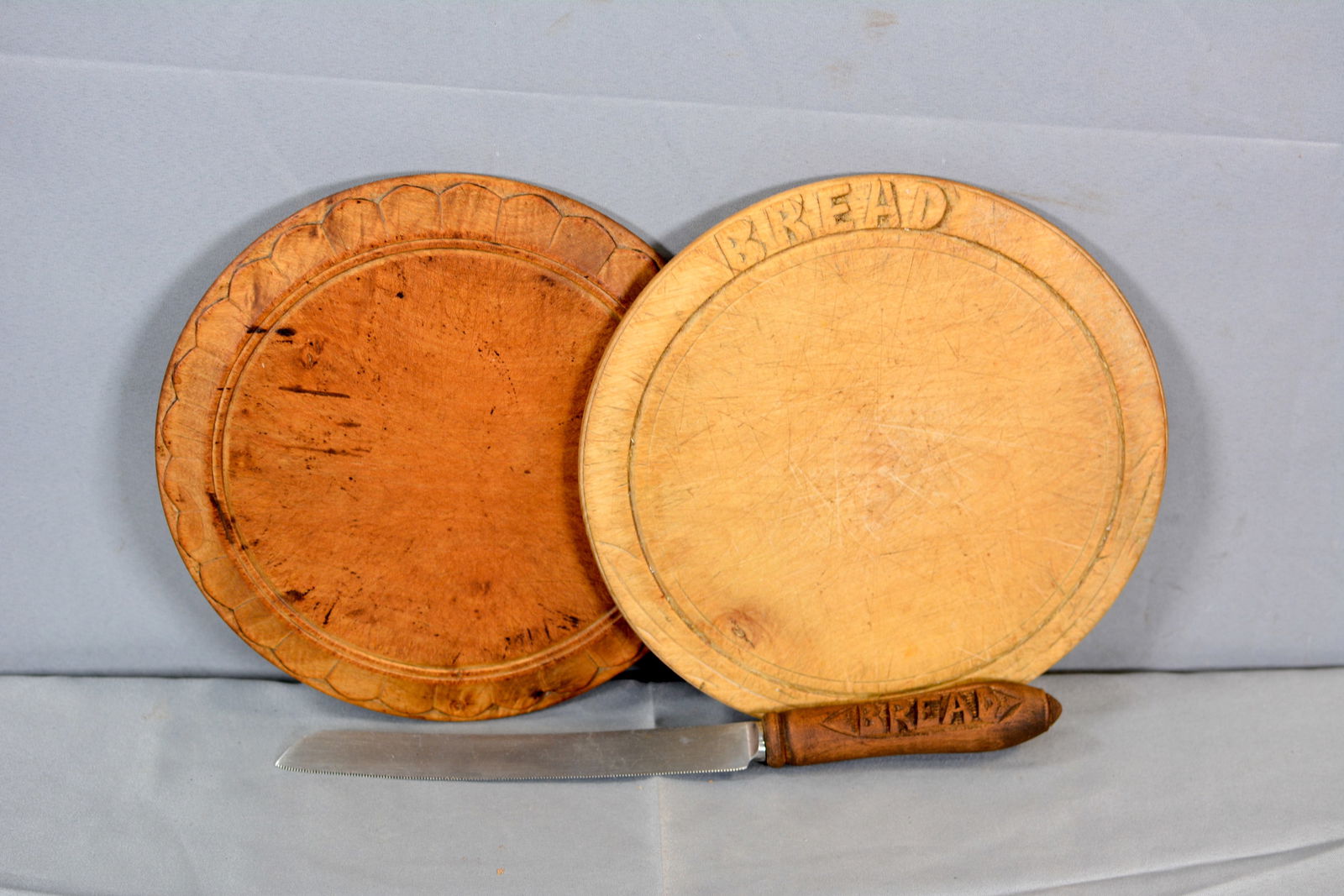 Two Bread Boards & Bread Knife (1 of 2)