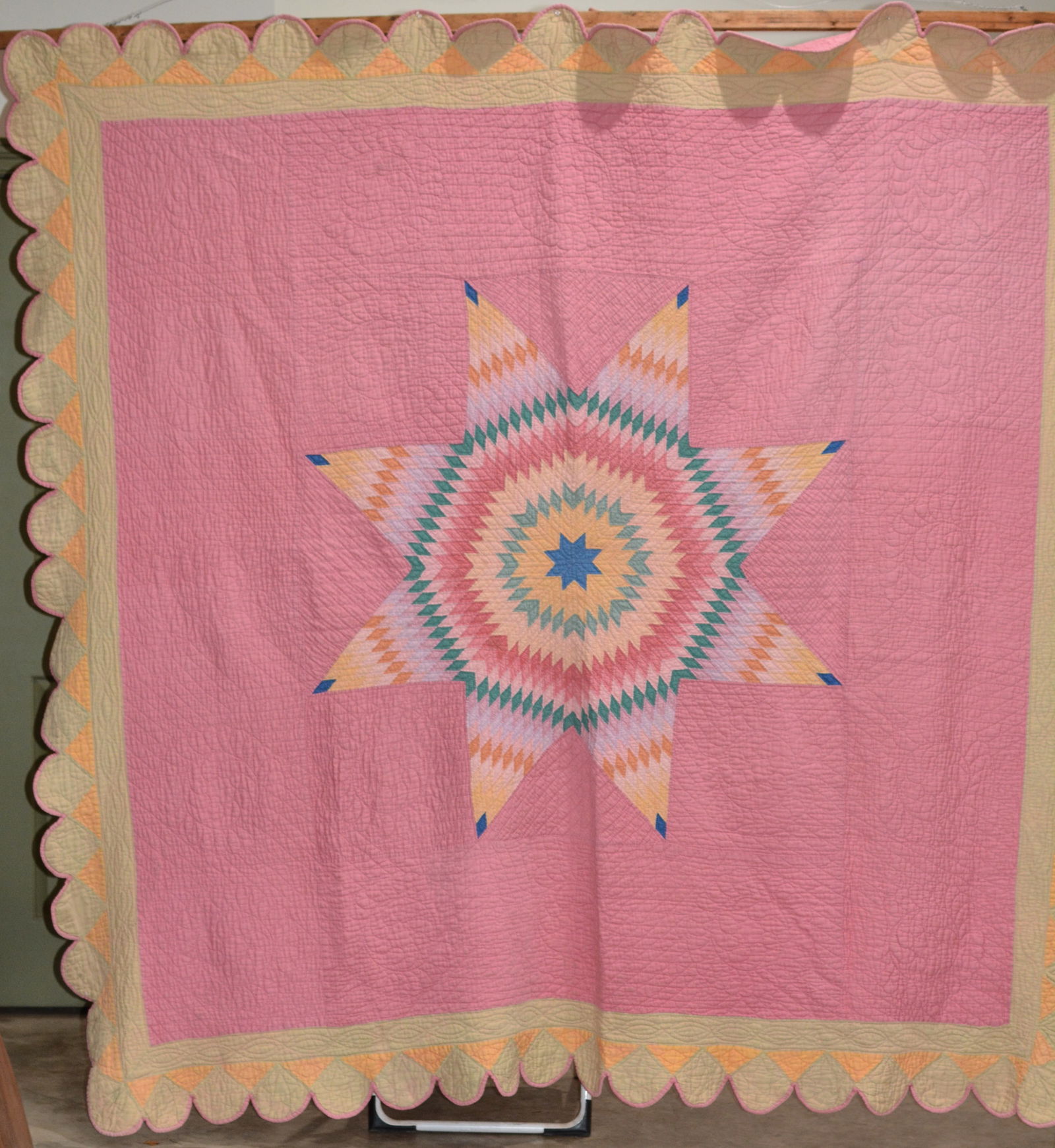 Early Lone Star Quilt w/ Scalloped Border (1 of 6)