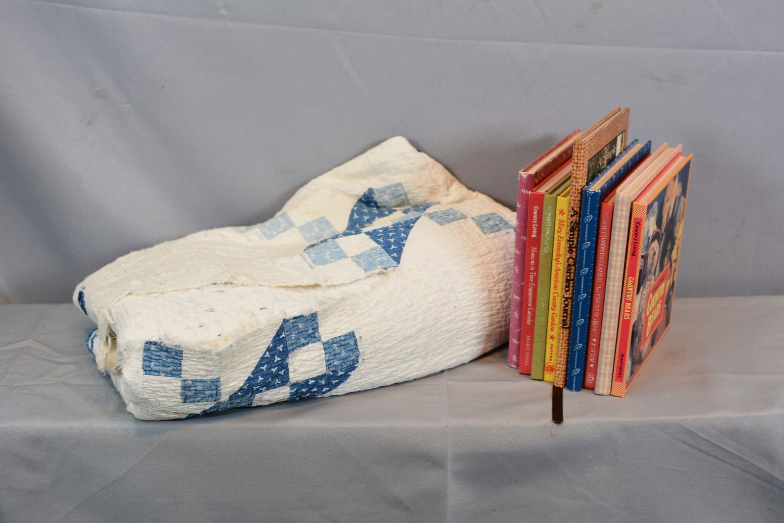 Early Quilt & 9 Country Living Books (1 of 3)