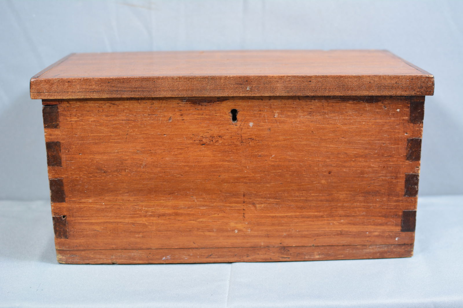 Early dovetailed wooden box with picture frame lid, 14" x 7" x 7" (1 of 7)