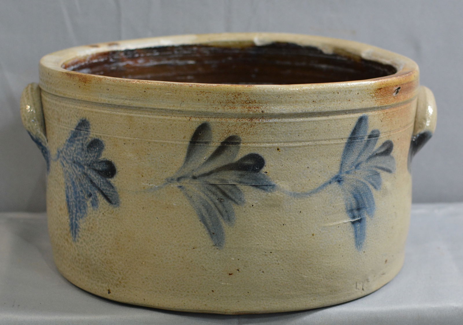 Blue decorated double handled cake crock with leaf bracket decoration, in fine condition 14" x 7": Blue decorated double handled cake crock with leaf bracket decoration, in fine condition 14" x 7"