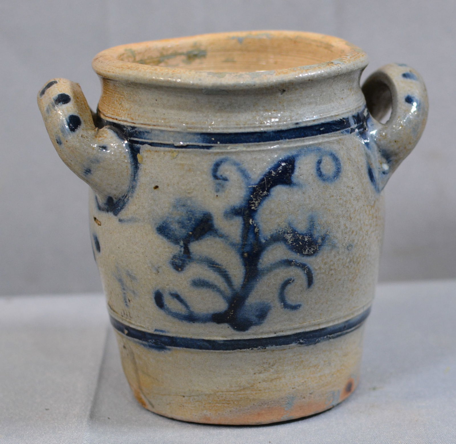 Rare smaller size blue decorated 2 handled stoneware jar, possibly Utica ca 1860 4"X6" (1 of 6)