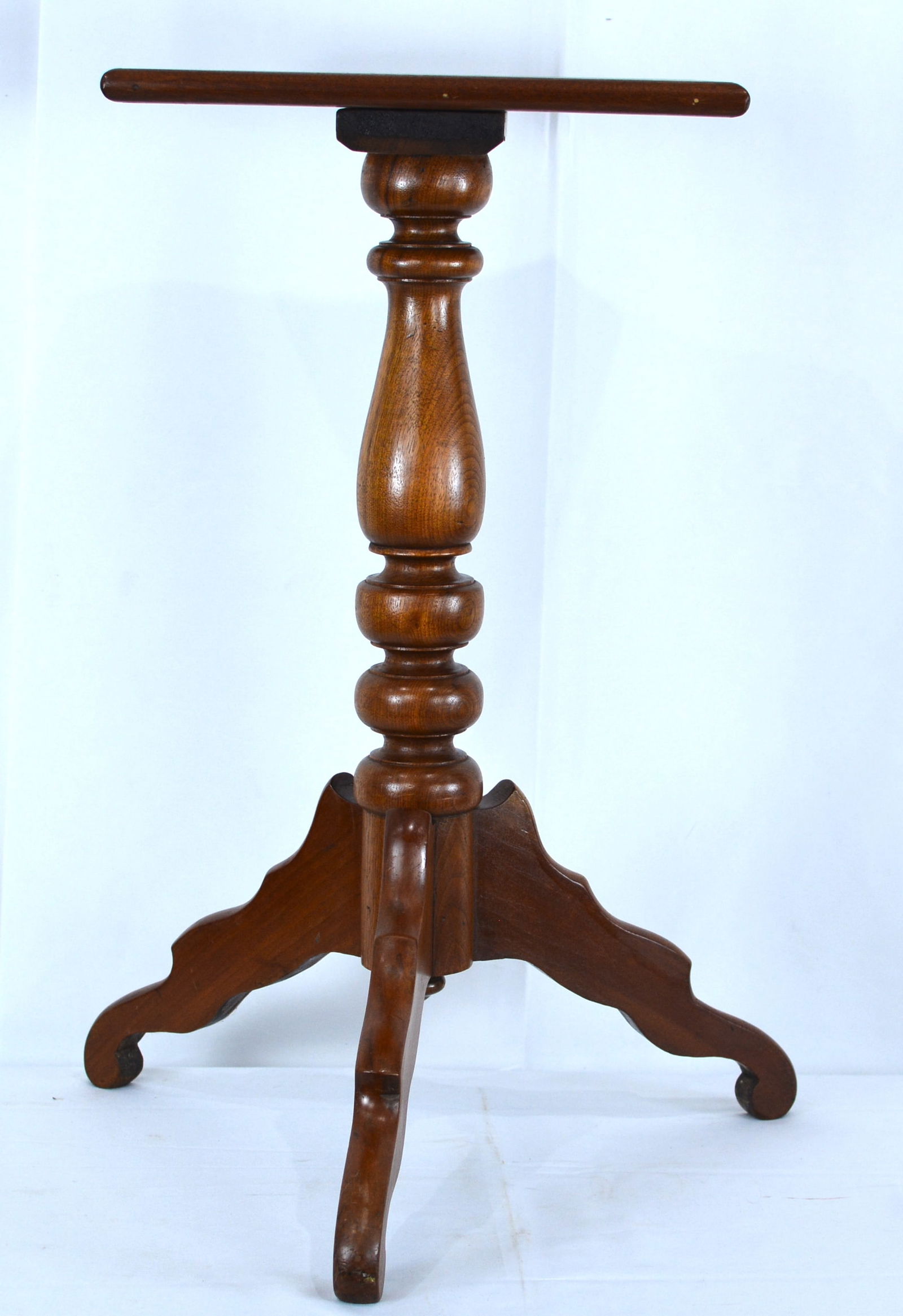 Square top on turned pedestal riser with Eastlake style feet, 19"x27"x17" (1 of 5)