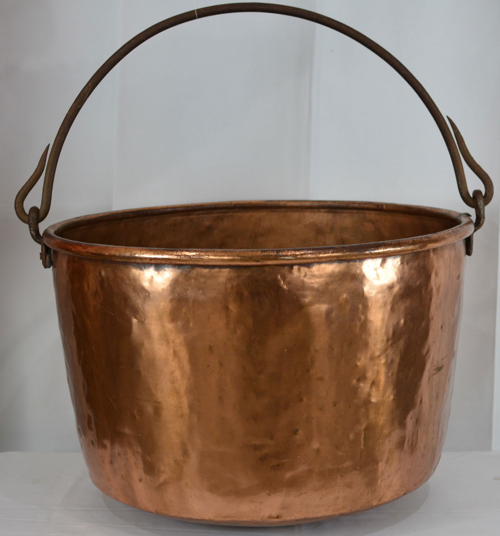 Large Copper Kettle Signed Krug and Russell Logansport, cast iron bail handle, early copper patch (1 of 11)