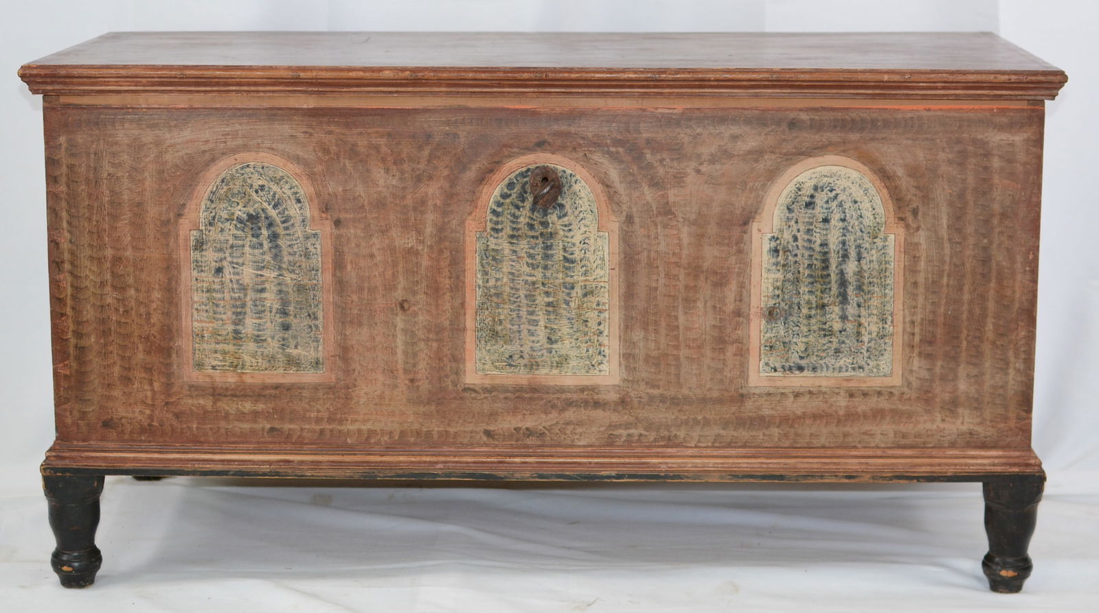 Pennsylvania lift top blanket chest, paint decorated with 3 panels, dovetailed, turned foot, early (1 of 11)