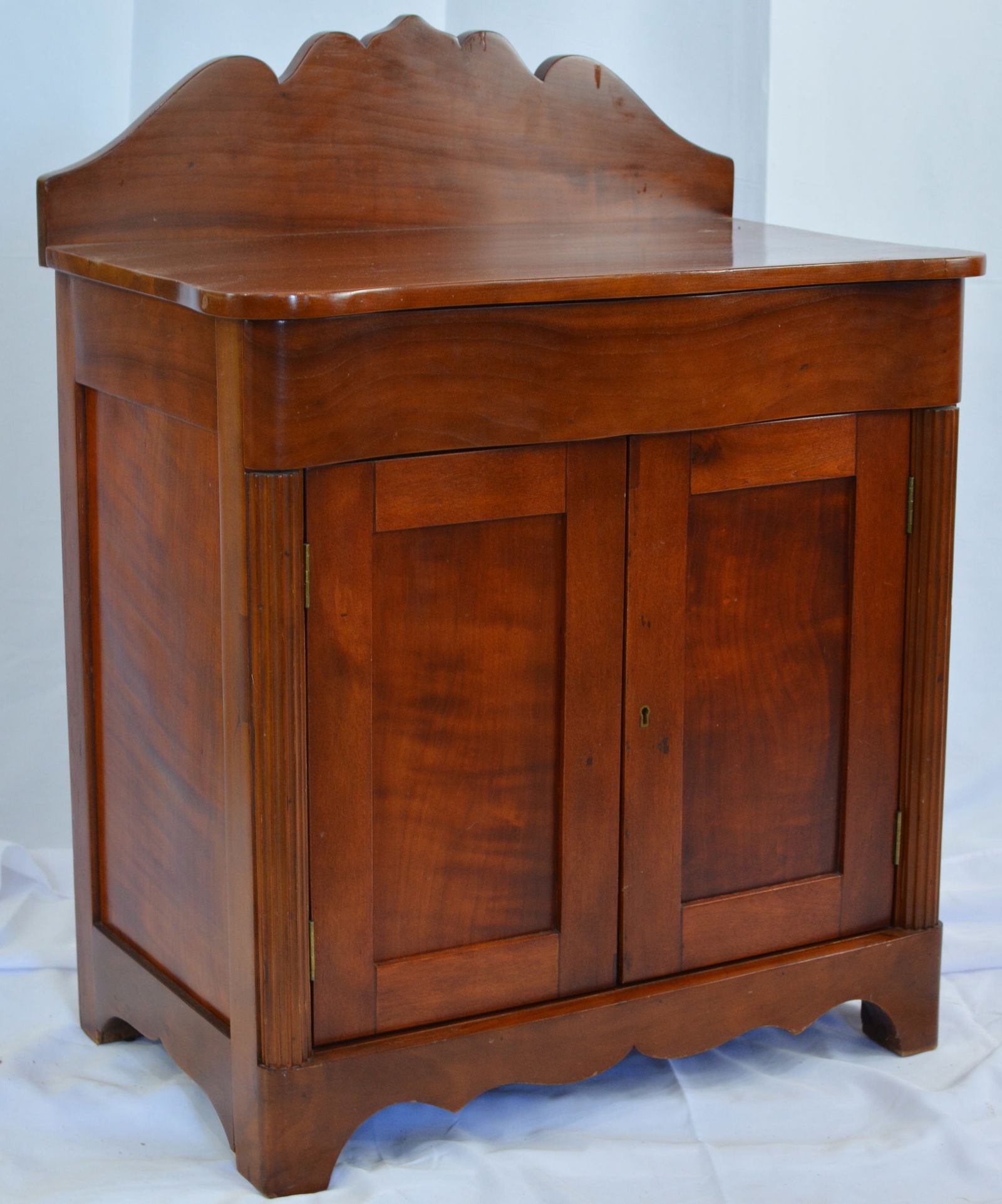 Welsh Two Door Washstand fluted columns & scalloped apron. 32"W x 40"T x 20"D: Welsh Two Door Washstand fluted columns & scalloped apron. 32"W x 40"T x 20"D