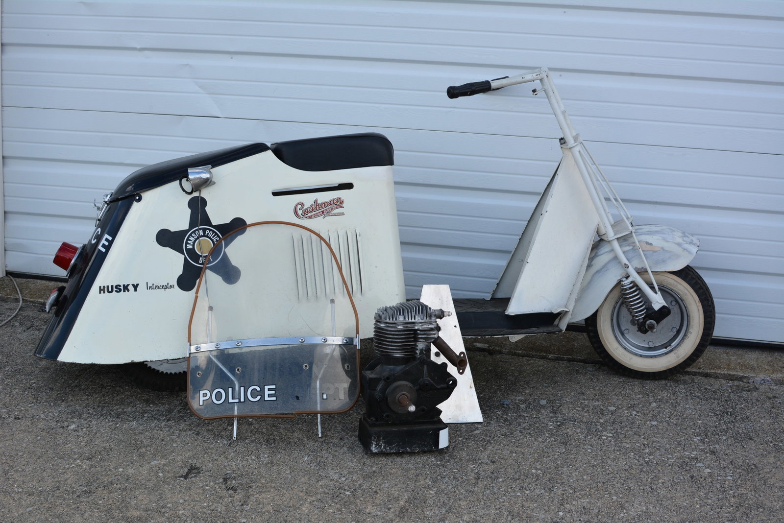 1948 Cushman Pacemaker Model 52 Step Through Scooter: 1948 Cushman Pacemaker Model 52 Step Through Scooter. Has windshield, engine, project scooter.