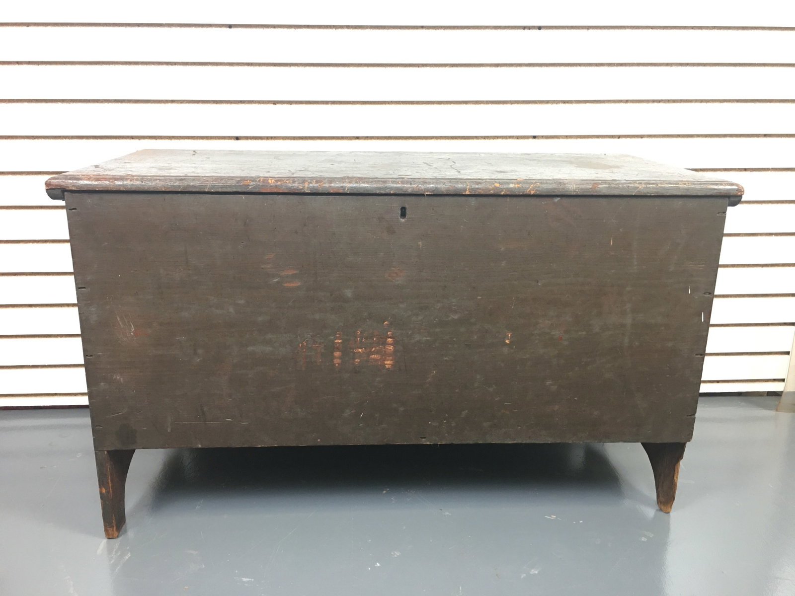 6 Board Blanket Chest, Dark Blue Paint: 6 Board Blanket Chest, dark blue paint, with till. Scalloped cut out legs. 42.5"W x 18.5"D x 25"H.