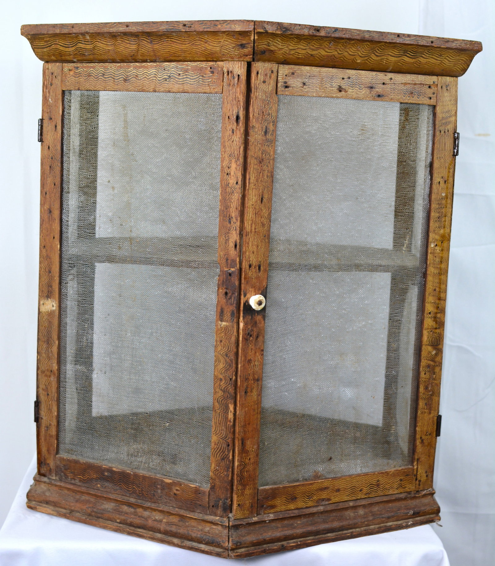 Grain Painted Primitive Pie Safe with Wire Screen Doors (1 of 6)