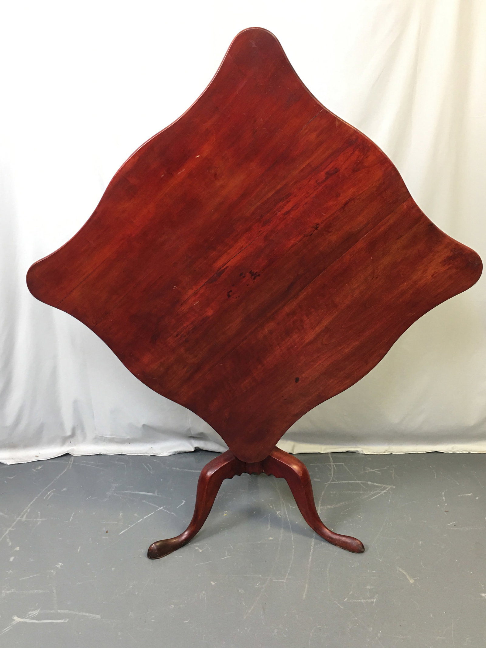 Queen Anne Tilt Top Tea Table (1 of 4)