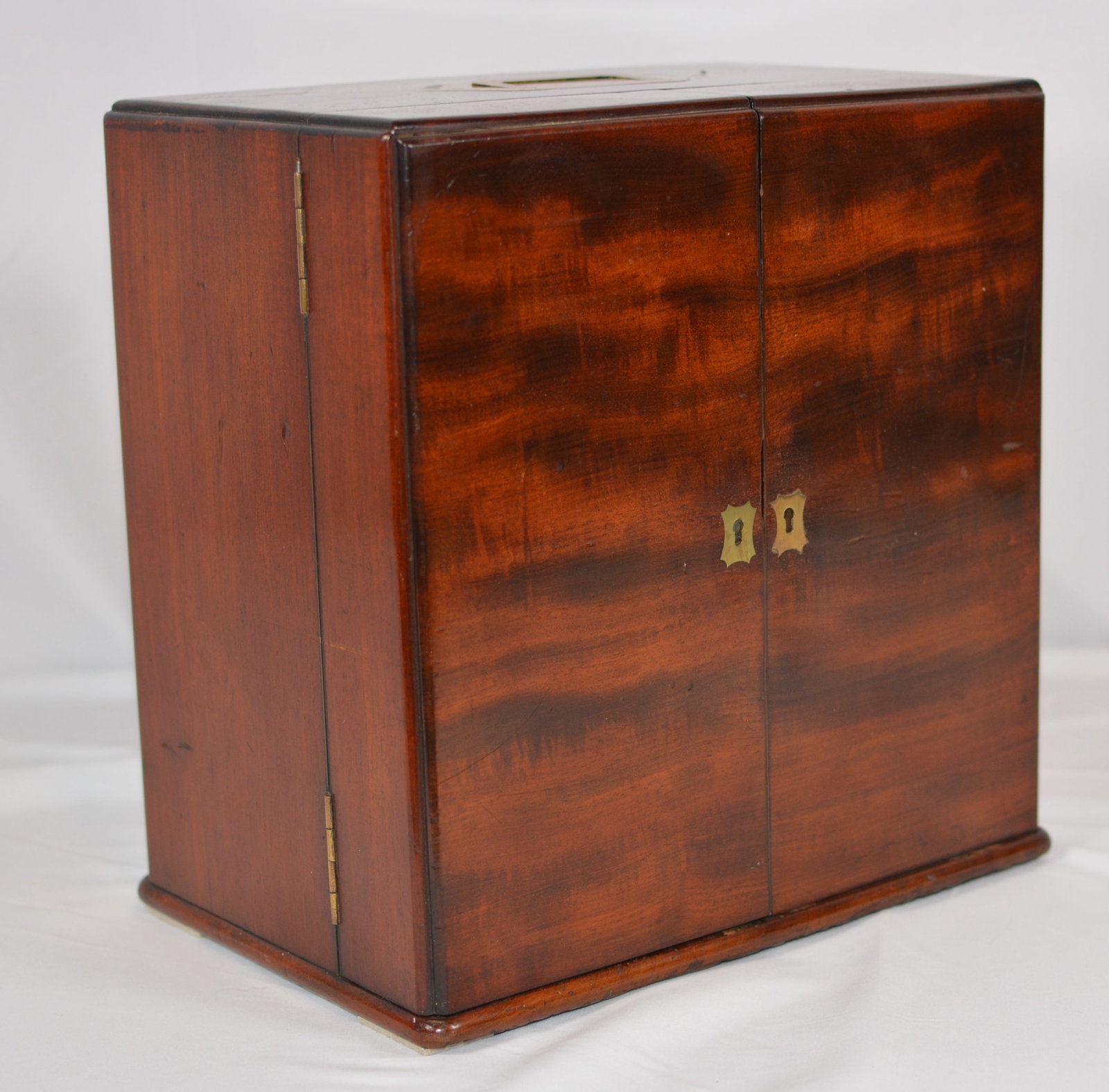 19th Century Hewitt & Sons Makers of the Admiralty Ships Apothecary (1 of 20)