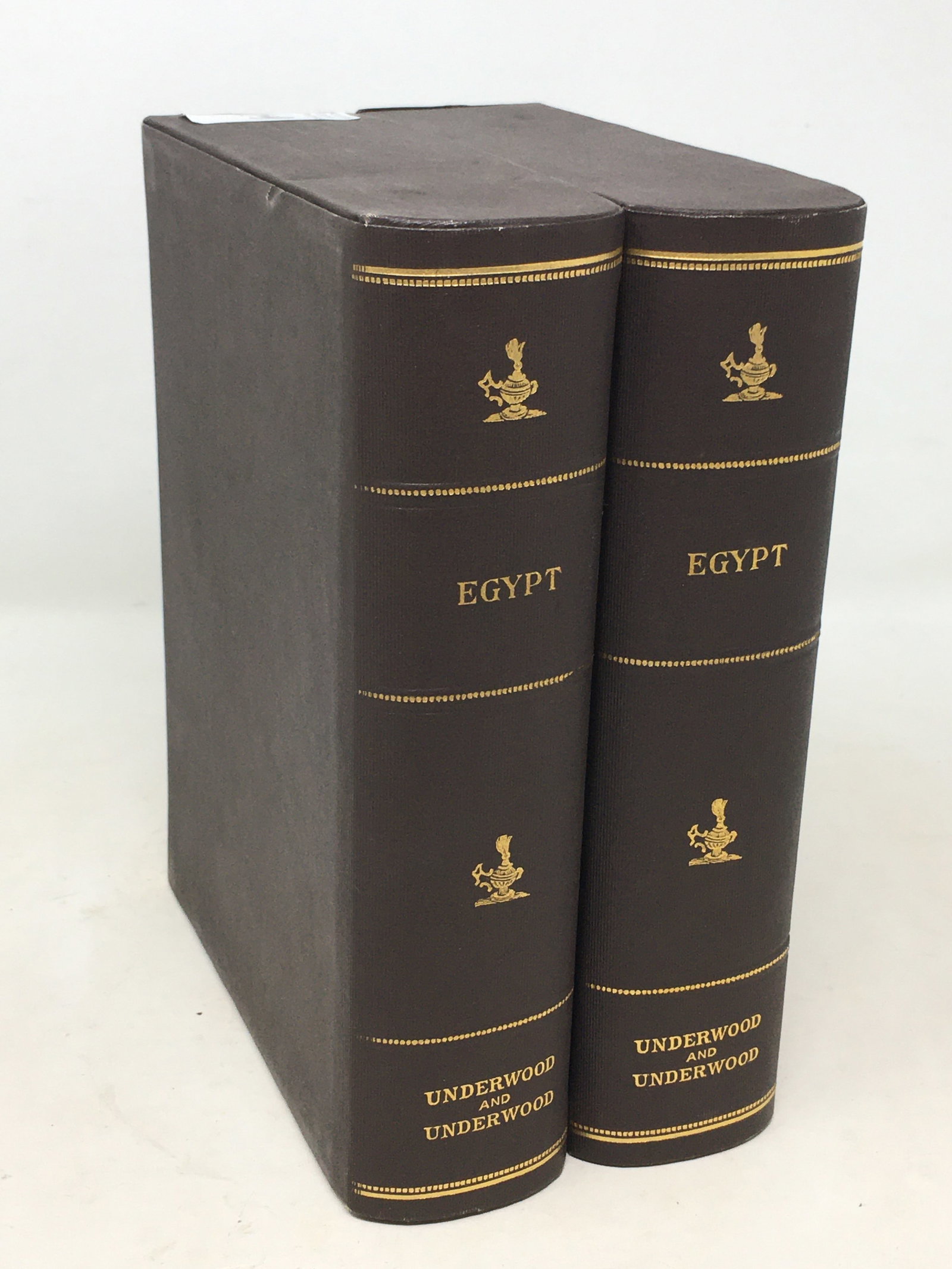 Underwood Stereoview Set of Egypt, 100 Cards: Underwood & Underwood Stereoview Set of Egypt, 1-100 cards in case. Case 6"W x 7.75"H x 3.75"D.