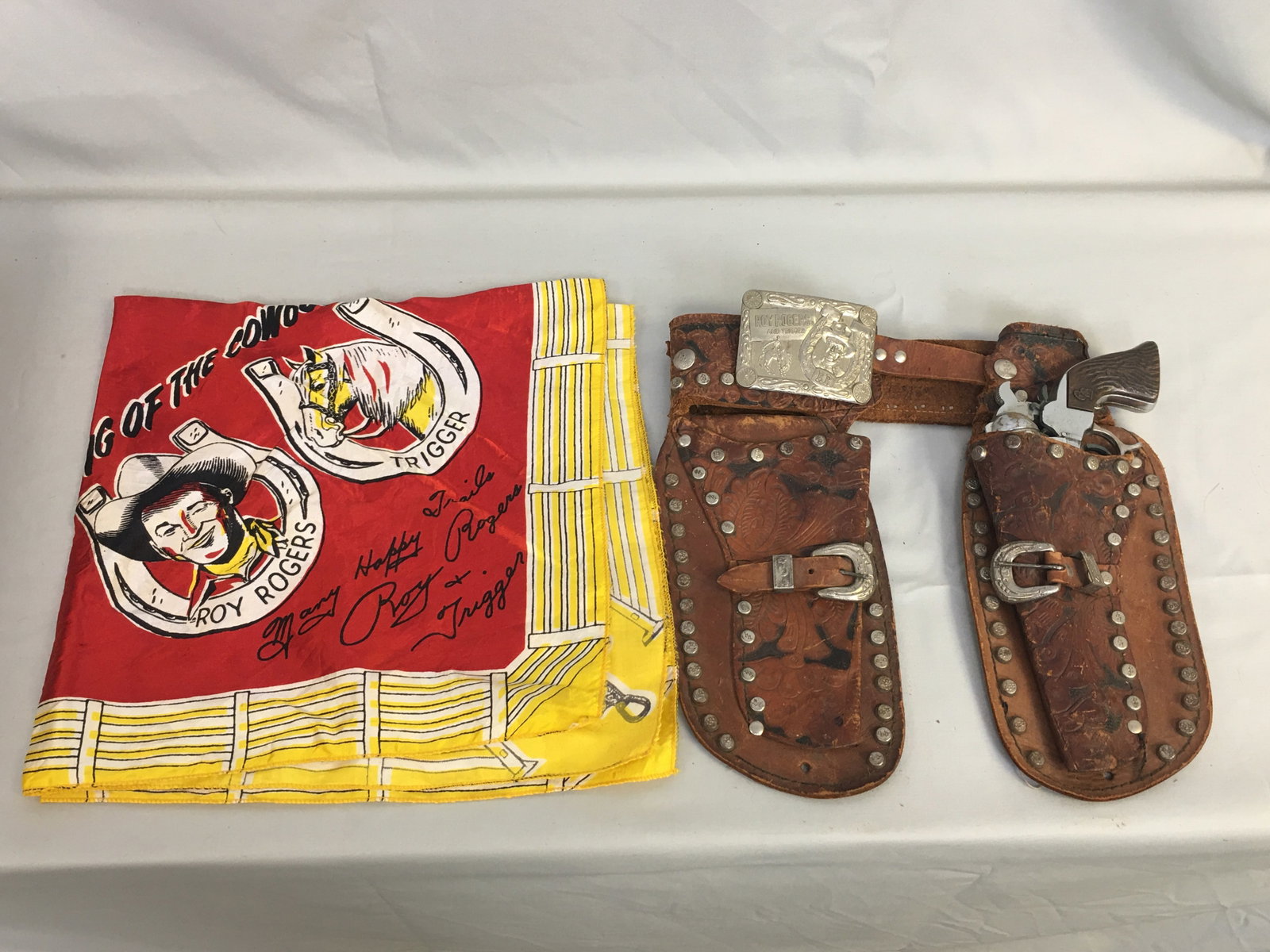 Roy Rogers Silk Scarf, Holster & Cap Gun (1 of 7)