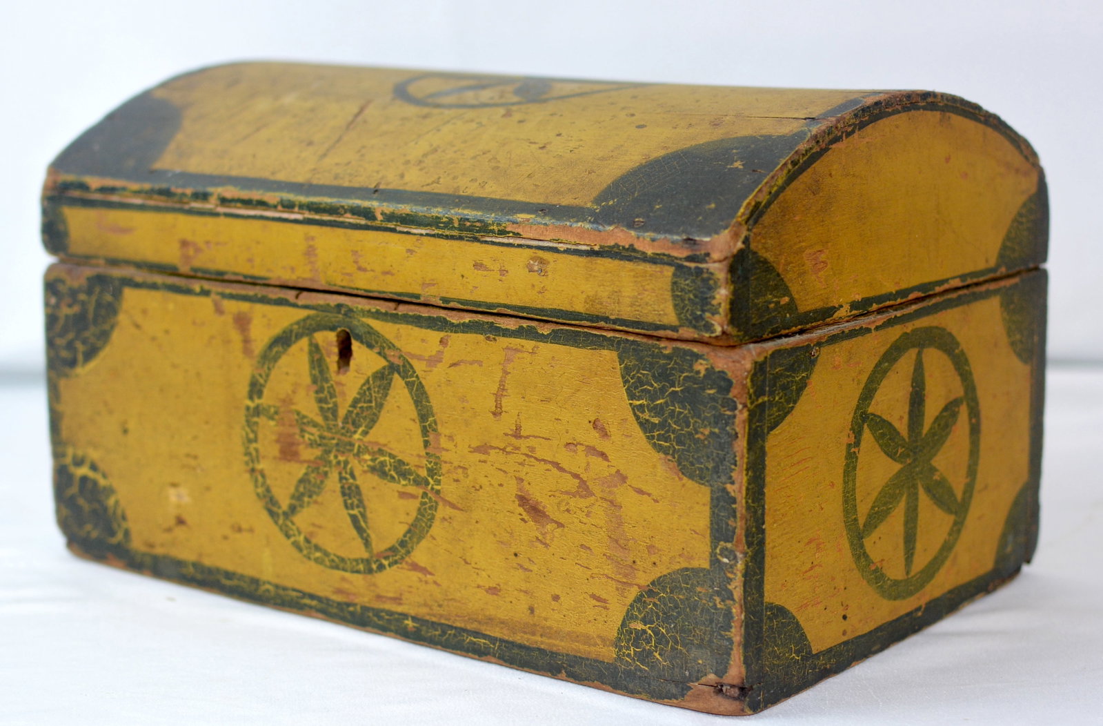 19th Century Pennsylvania Folk Art Paint-Decorated Dome-Top Box (1 of 6)