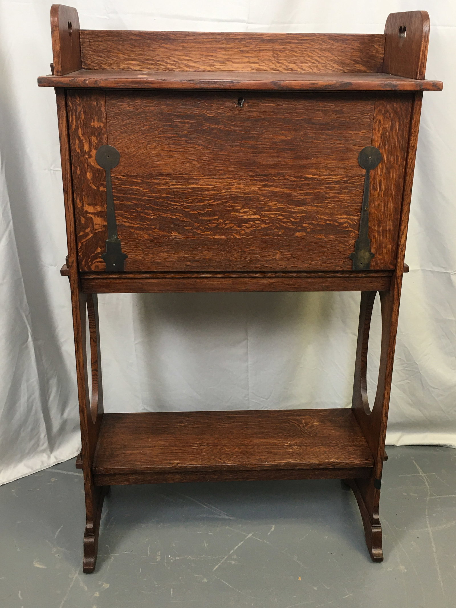 Arts & Crafts Drop Front Desk (1 of 8)