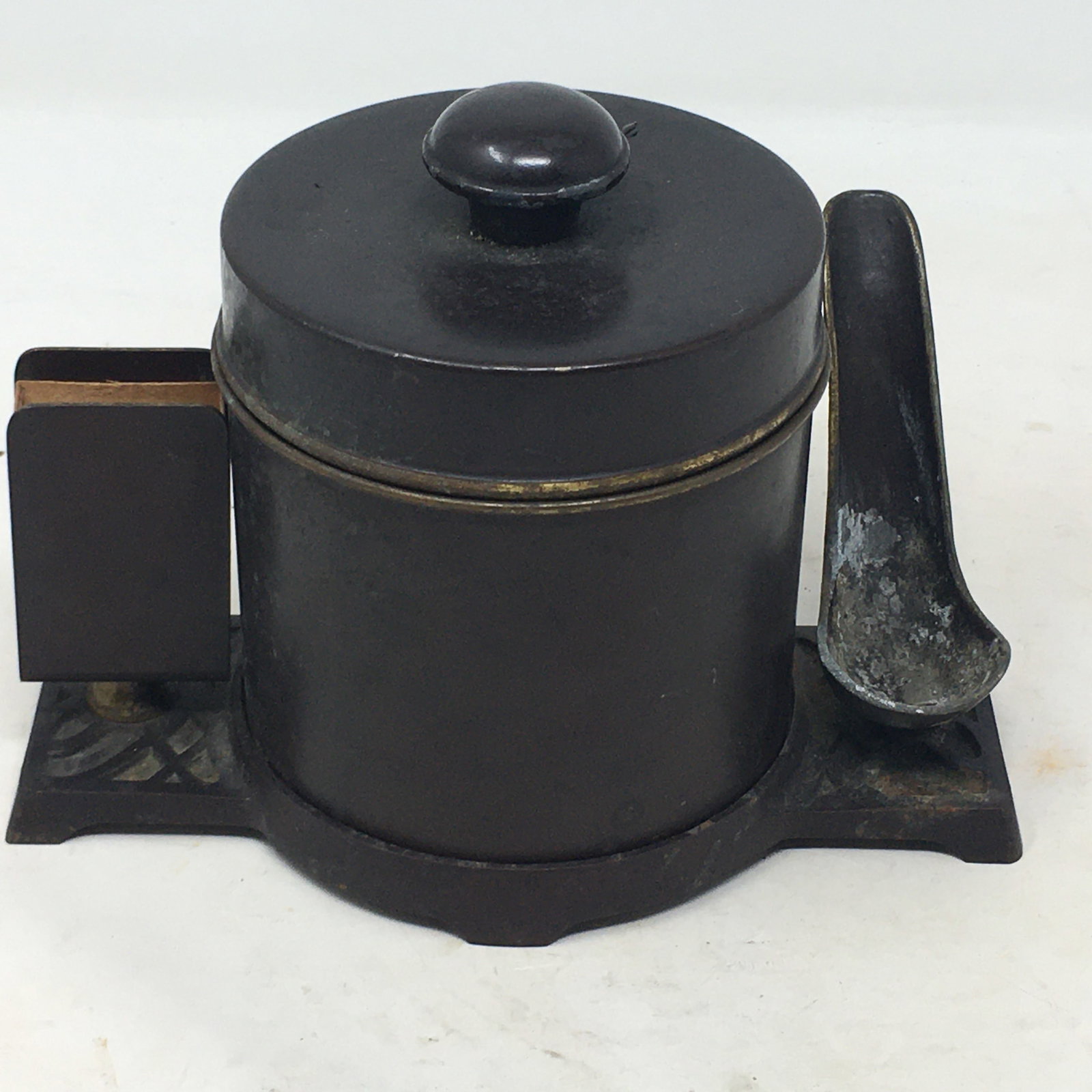 Bradley & Hubbard Tobacco Humidor (1 of 6)