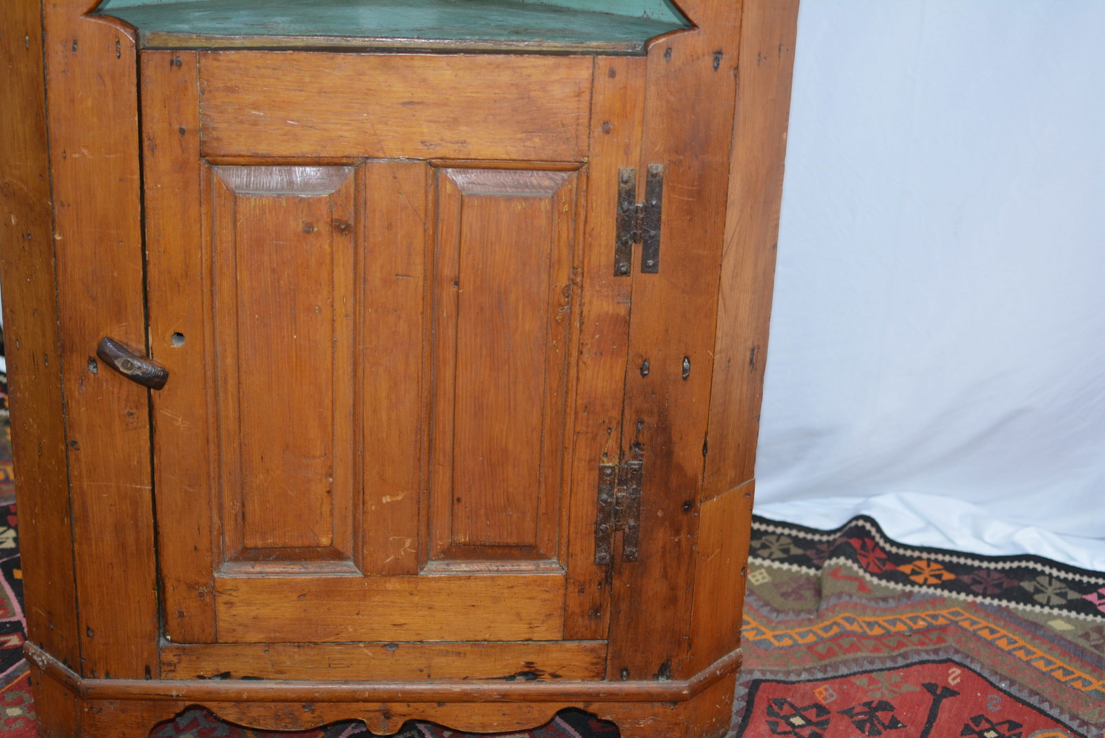 Antique pine corner cupboard - 2
