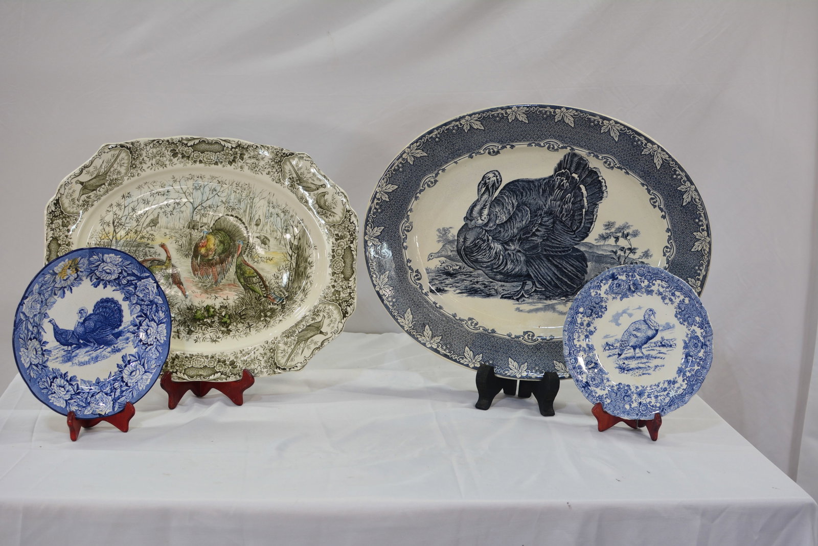 Assorted Turkey Motif Platters and Plates (1 of 10)