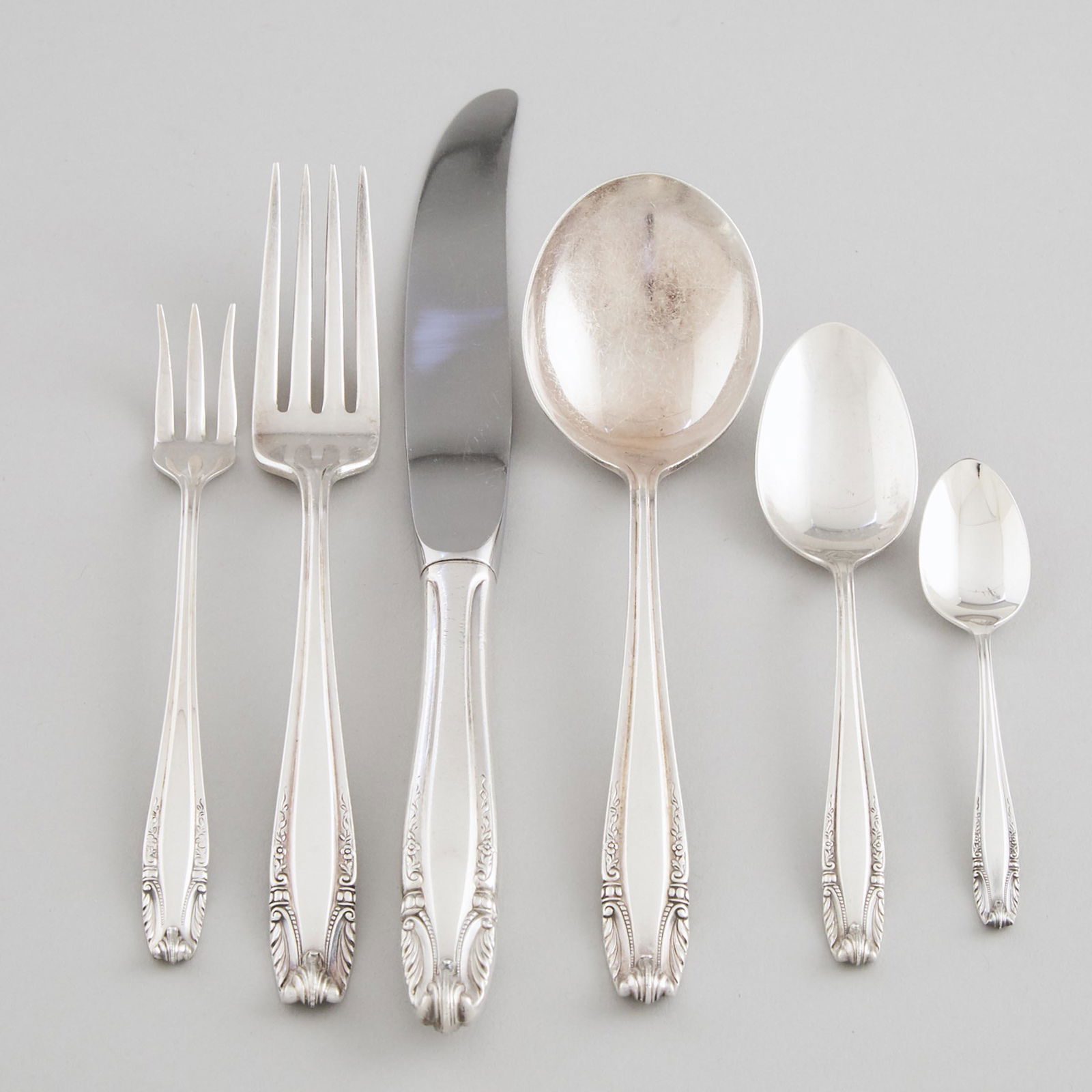 American Silver ‘Stradivari’ Pattern: American Silver ‘Stradivari’ Pattern Flatware, Wallace Silversmiths, Wallingford, Ct., 20th centurycomprising forty-eight pieces: 8 luncheon knives, 8 luncheon forks, 8 soup spoons, 8 seaf