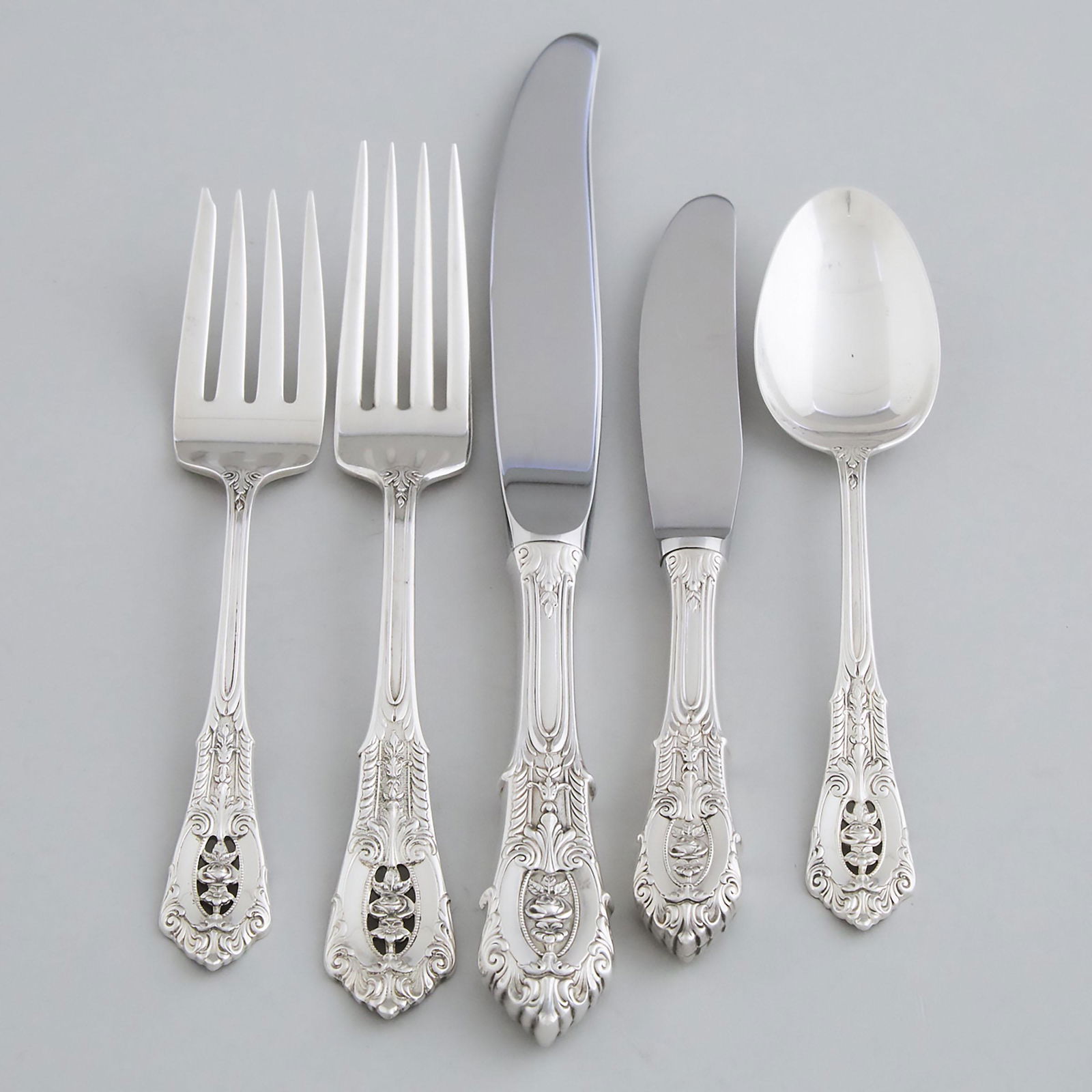 American Silver ‘Rosepoint’ Pattern: American Silver ‘Rosepoint’ Pattern Flatware, Wallace Silversmiths, Wallingford, Ct., 20th centurycomprising forty-six pieces: 8 luncheon knives, 8 luncheon forks, 8 tea knives, 8 salad fo